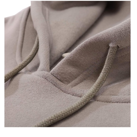 Amazhiyu Women's Cropped Hoodie - Picture 3 of 6